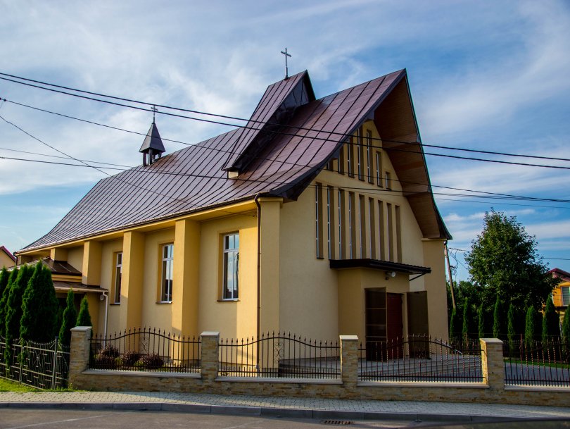 Kościoł w Zawadce Osieckiej - obecnie